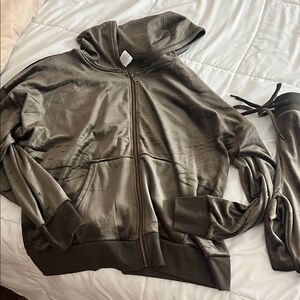 Felina velour track suit size 2X. (Fits like 1x) Olive green . Gold accents.